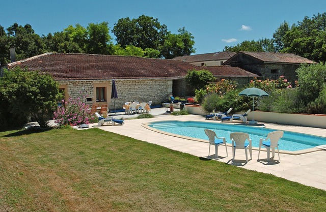 2 bedroom 2 bathroom traditional Quercy stone barn