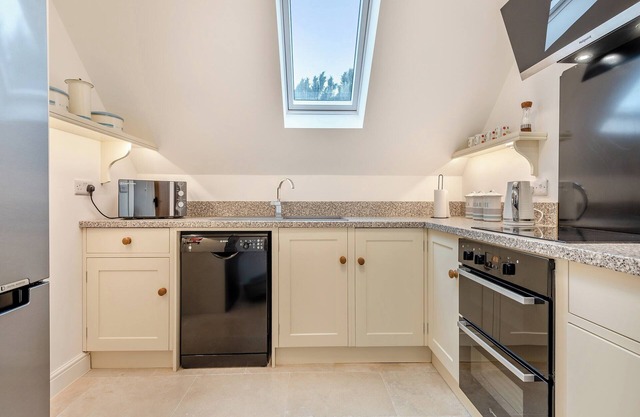 2 bedroom accommodation in Marnhull, near Shaftesbury