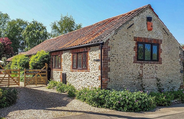 2 bedroom accommodation in Sharrington, near Holt