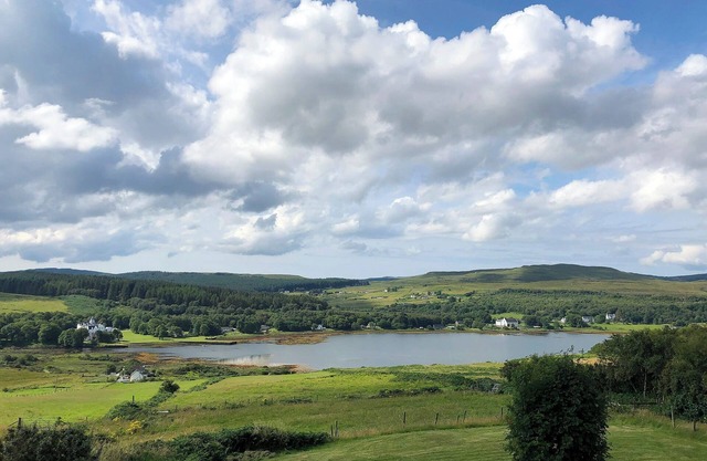 2 bedroom accommodation in Skeabost Bridge