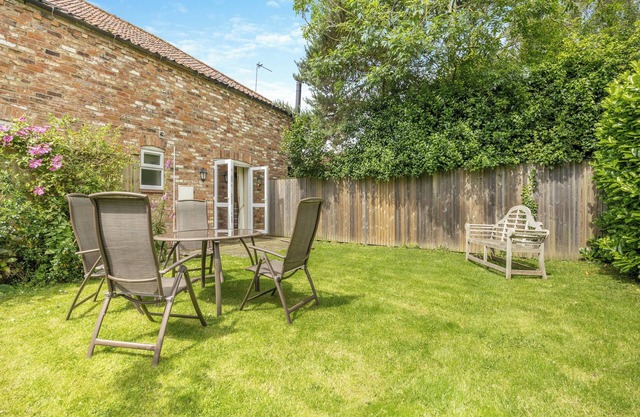 2 bedroom accommodation in Burgh Le Marsh