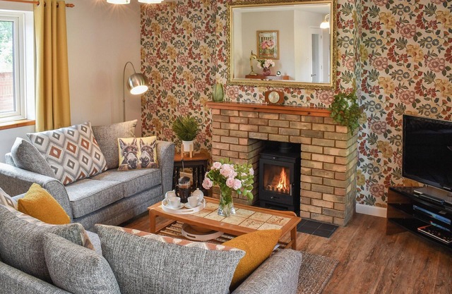 2 bedroom accommodation in Needham Market