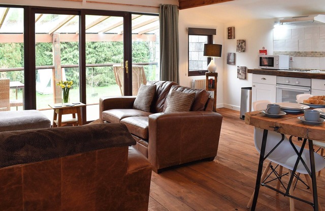 2 bedroom accommodation in Buckfastleigh