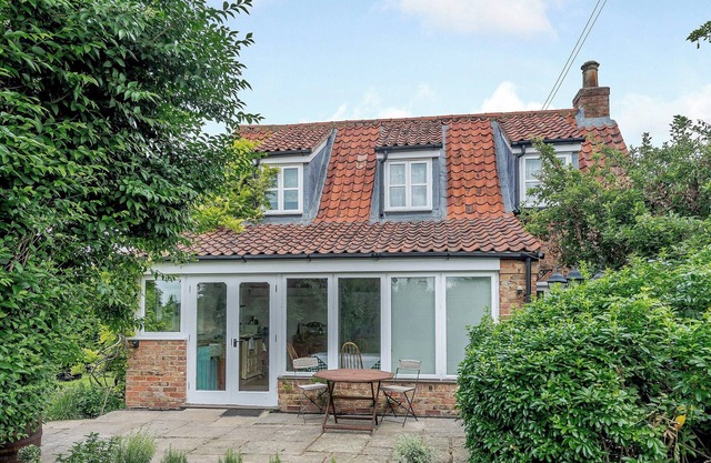 2 bedroom accommodation in Ten Mile Bank