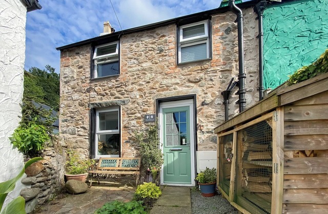 2 bedroom accommodation in Penmaenmawr, near Conwy