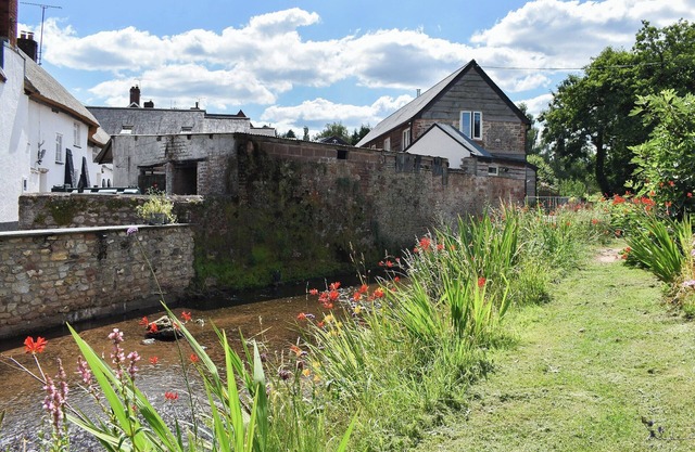2 bedroom accommodation in Kentisbeare, Cullompton