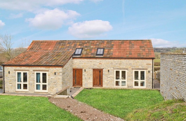 2 bedroom accommodation in West Pennard, near Glastonbury