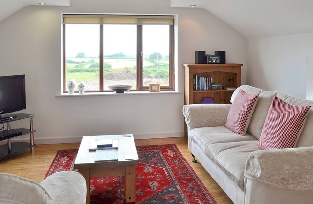 2 bedroom accommodation in Y Felinheli, near Bangor