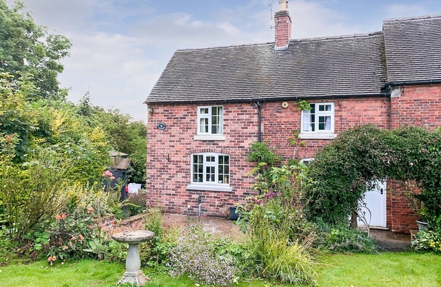 2 bedroom accommodation in Ashbourne
