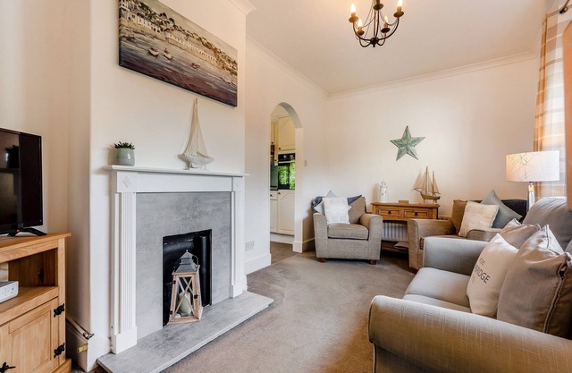 2 bedroom accommodation in Bembridge