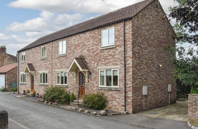 2 bedroom accommodation in Bishop Monkton, near Ripon