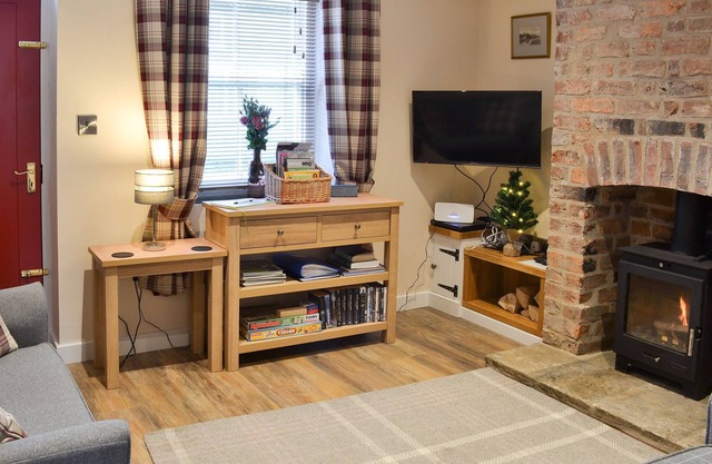 2 bedroom accommodation in Pickering