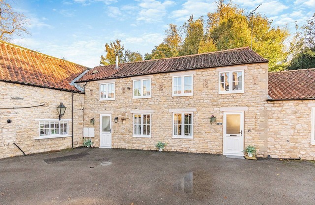 2 bedroom accommodation in Thornton Le Dale, near Pickering