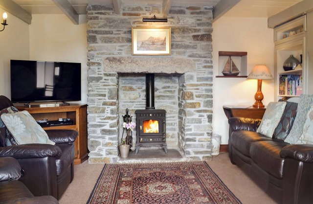 2 bedroom accommodation in Charlestown, St Austell