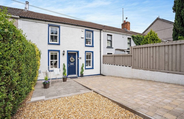 2 bedroom accommodation in Aberdare