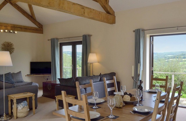 2 bedroom accommodation in Charmouth, near Lyme Regis