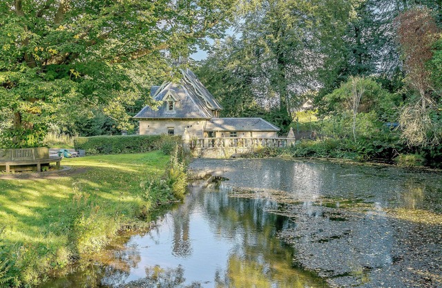 2 bedroom accommodation in Falkland