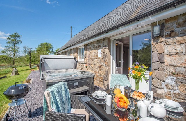 2 bedroom accommodation in Llandeilo