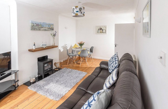 2 bedroom accommodation in Penzance