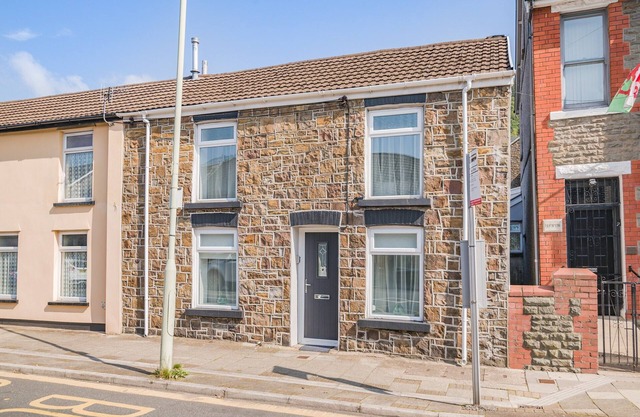2 bedroom accommodation in Treorchy
