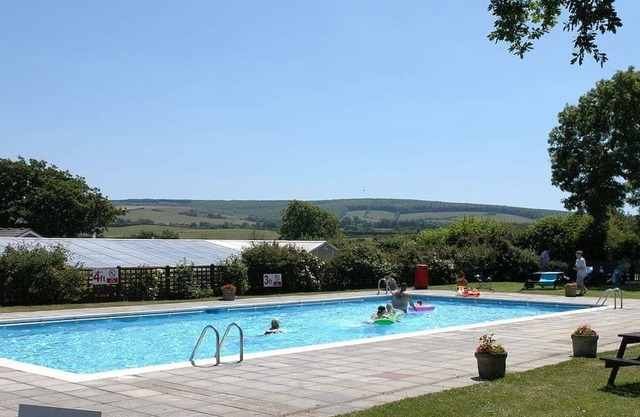 2 bedroom accommodation in Newbridge, Nr Yarmouth