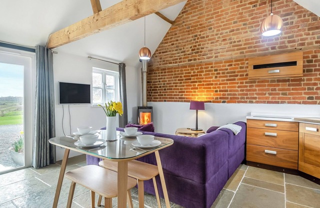 2 bedroom accommodation in Aldeby, near Beccles