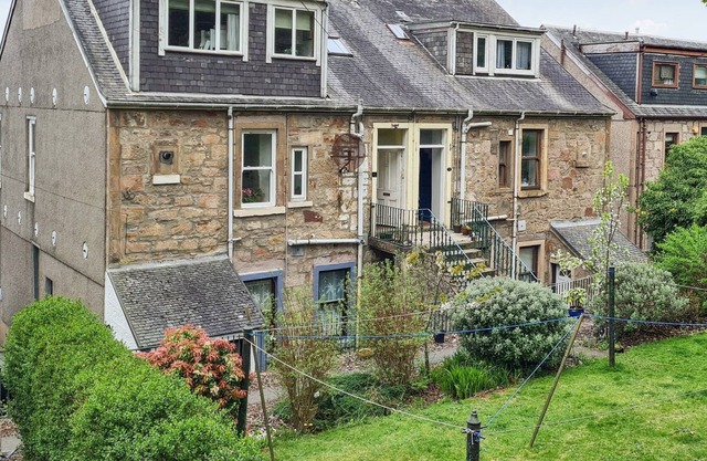 2 bedroom accommodation in Gourock