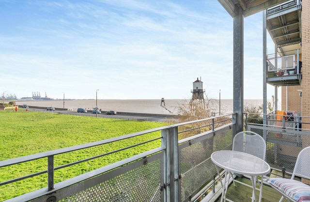 2 bedroom accommodation in Dovercourt, near Harwich