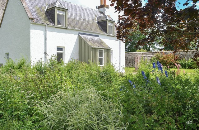 2 bedroom accommodation in Urray, near Dingwall