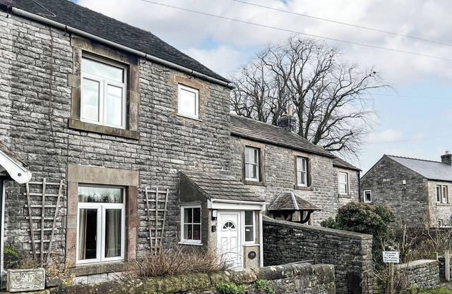 2 bedroom accommodation in Monyash