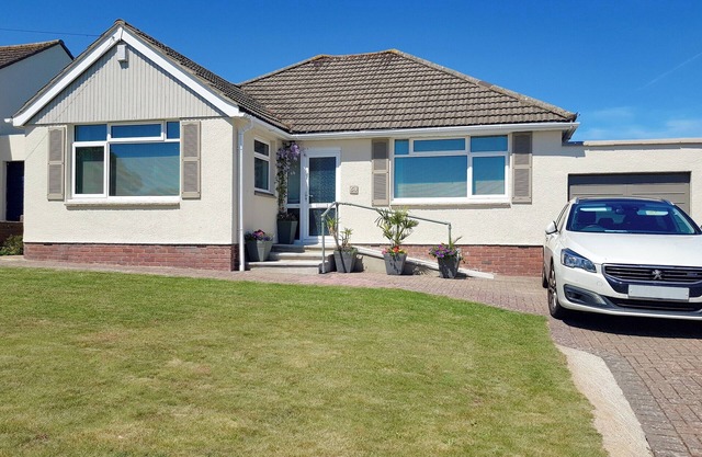 2 bedroom accommodation in Paignton