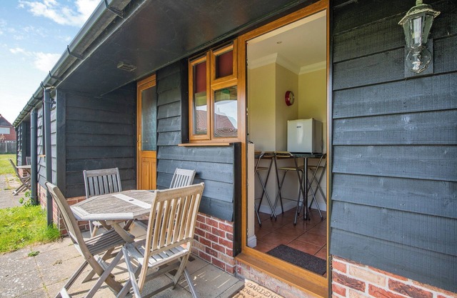 2 bedroom accommodation in St Osyth