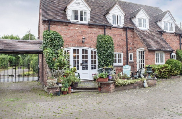 2 bedroom accommodation in Telford
