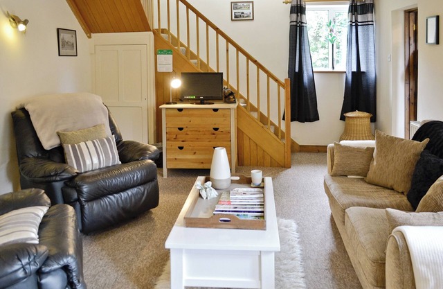 2 bedroom accommodation in Shillingford, near Bampton