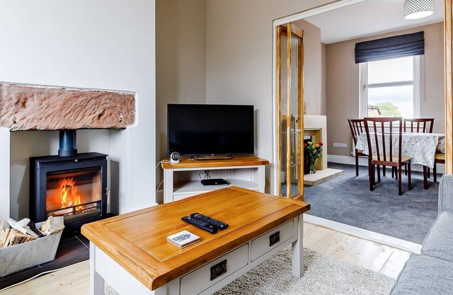 2 bedroom accommodation in Alton