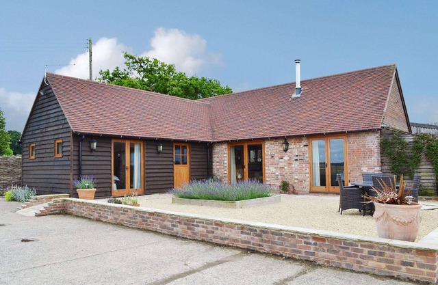 2 bedroom accommodation in Burwash