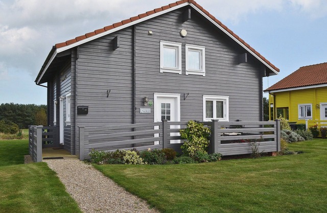 2 bedroom accommodation in Fritton, near Great Yarmouth