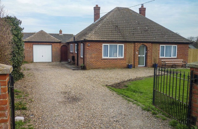 2 bedroom accommodation in Mundesley, near North Walsham