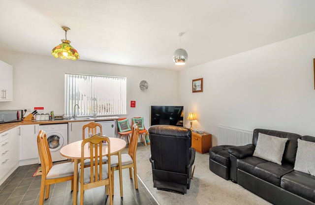 2 bedroom accommodation in Codnor, near Ripley