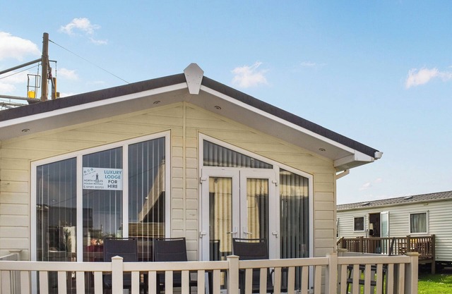 2 bedroom accommodation in Towyn