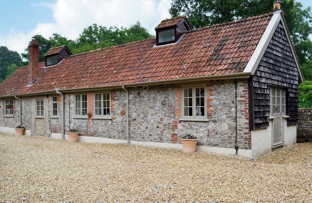 2 bedroom accommodation in Winsham, near Chard