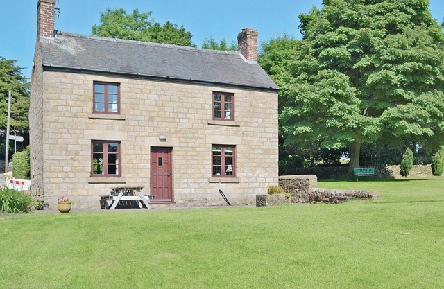 2 bedroom accommodation in Crich