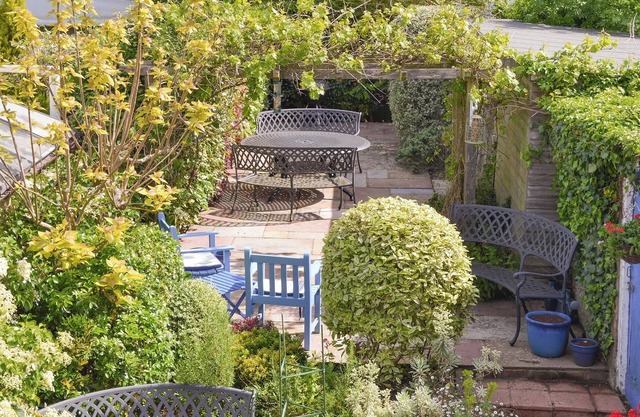 2 bedroom accommodation in St. Margarets at Cliffe, near Dover