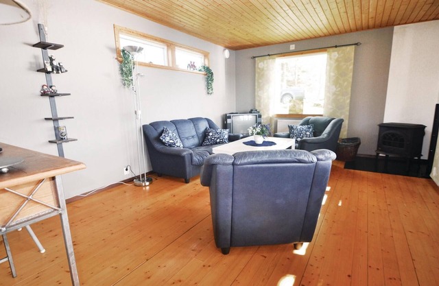 2 bedroom amazing home in Hedekas