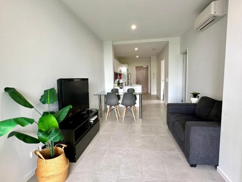 2 Bedroom aparment with Views and parking in Garden City