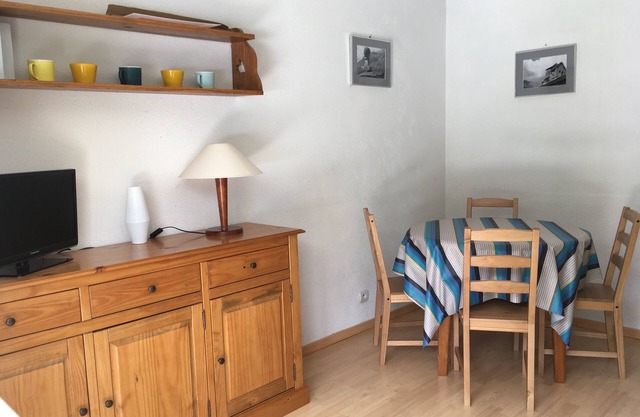 2-bedroom apartment for 5/6 people with private garden renovated in December 23