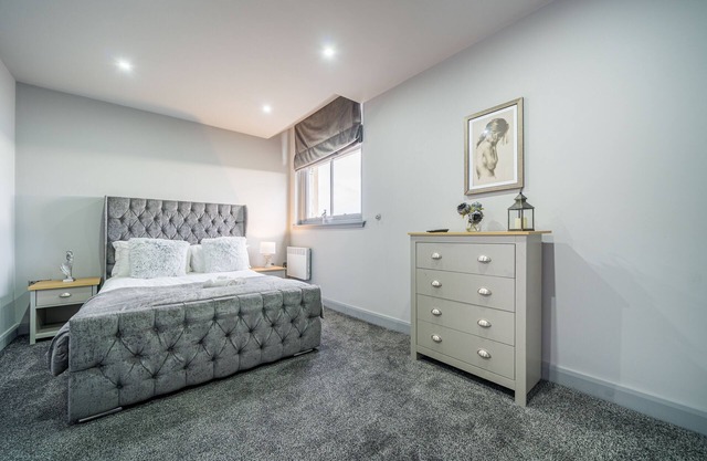 2 Bedroom Apartment with Ensuite & Main Bathroom