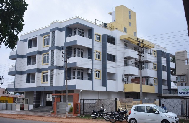 2-bedroom apartment in enjoyable Mysuru with WiFi, AC