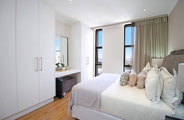 2-Bedroom Apartment in centre of Sandton with Gym, Restaurant