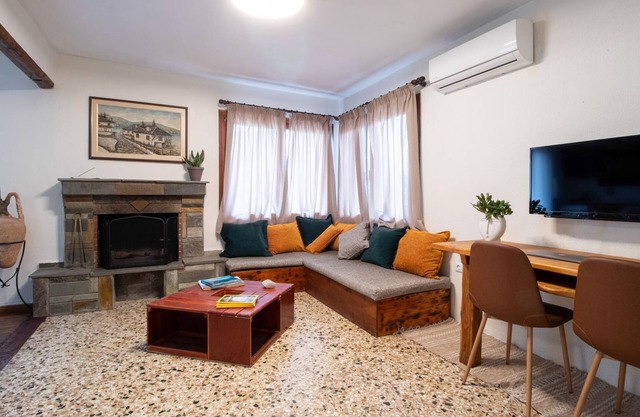 2 Bedroom Art House in Kavala